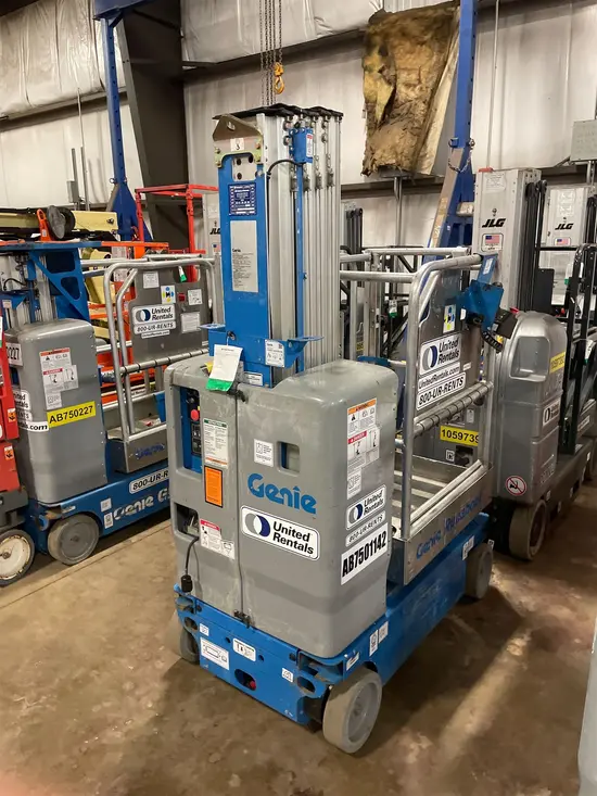 2018 Genie GR-20 Self-Propelled One-Person Lift
