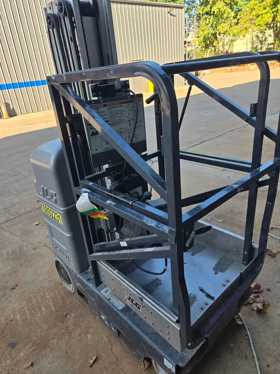 2019 JLG 20MVL Self-Propelled One-Person Lift