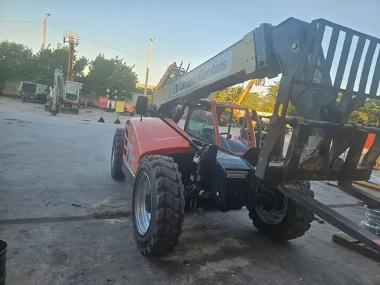 2017 JLG 742 Forklift