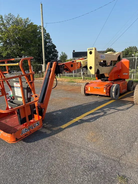 2017 JLG E400AJPN Articulating Boom Lift
