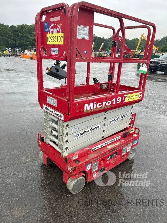 2019 MEC MICRO 19 Scissor Lift