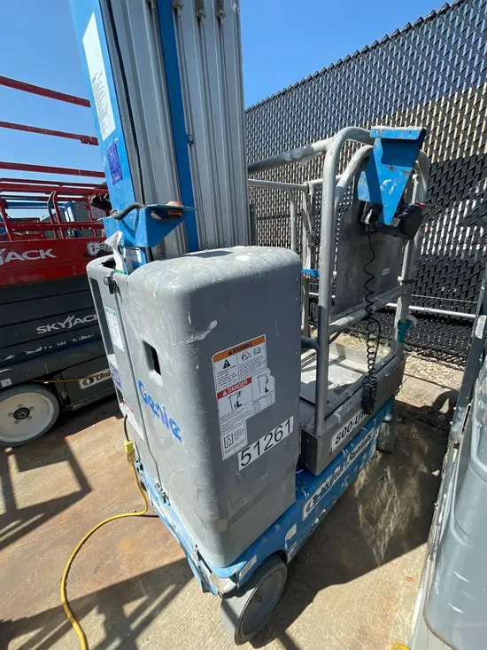 2017 Genie GR-20 Self-Propelled One-Person Lift