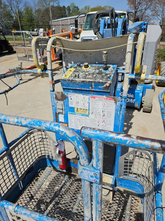 2013 Genie Z-30/20N RJ Articulating Boom Lift