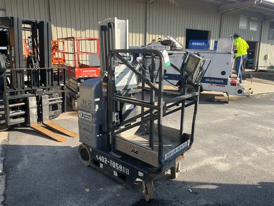 2016 JLG 20MVL Self-Propelled One-Person Lift