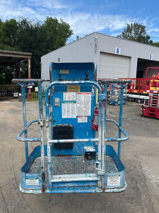 2011 Genie Z-40/23N RJ Articulating Boom Lift