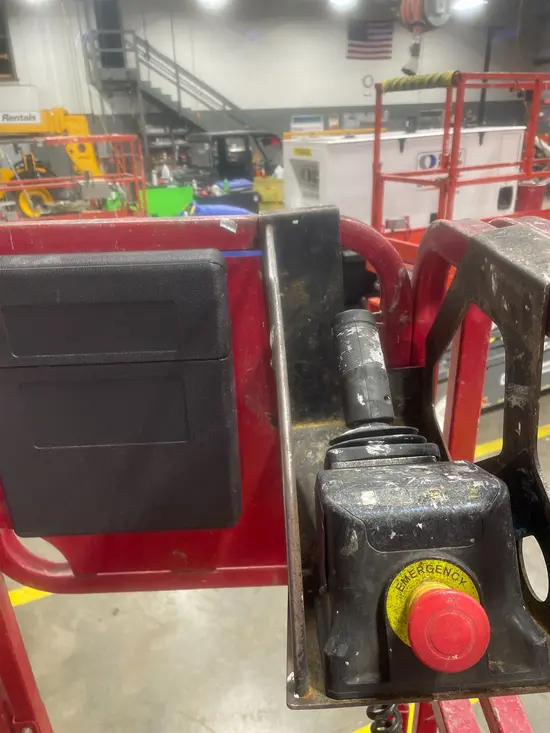 2018 MEC MICRO 19 Scissor Lift