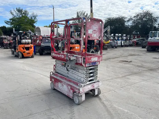 2018 MEC MICRO 19 Scissor Lift