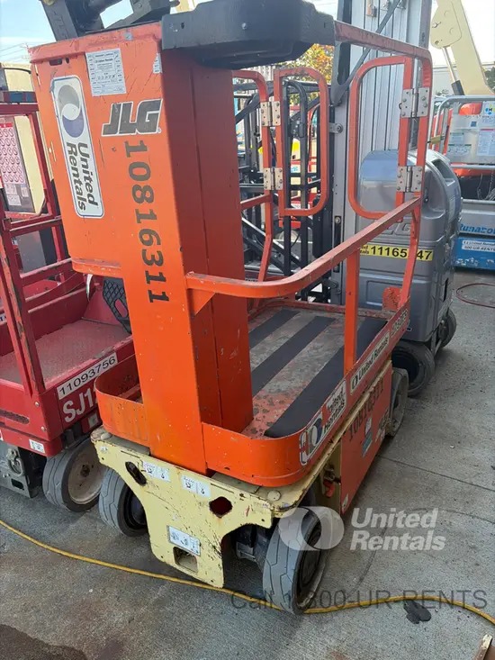 2018 JLG 1230ES Self-Propelled One-Person Lift