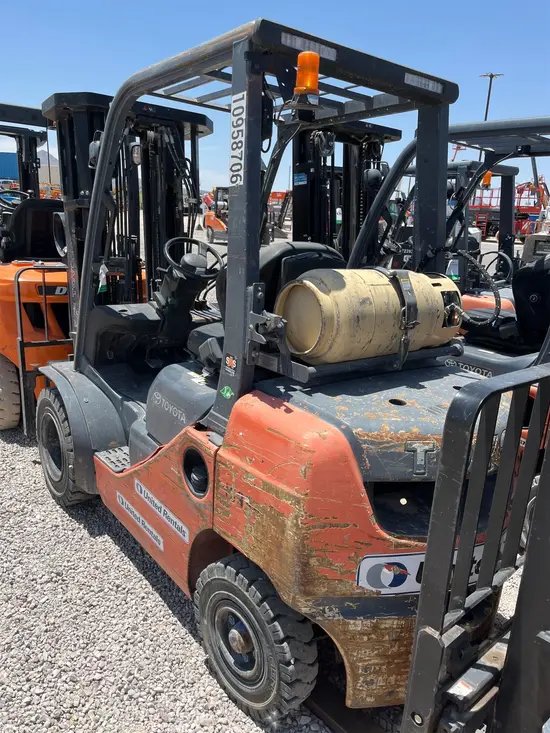 2019 Toyota 8FGU25 Warehouse Forklift
