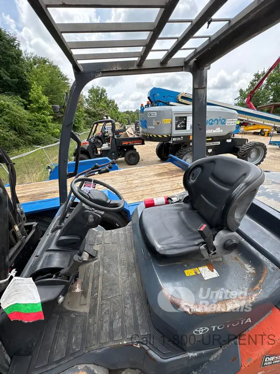 2018 Toyota 8FD35U Warehouse Forklift