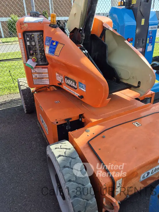 2018 JLG E450AJ Articulating Boom Lift