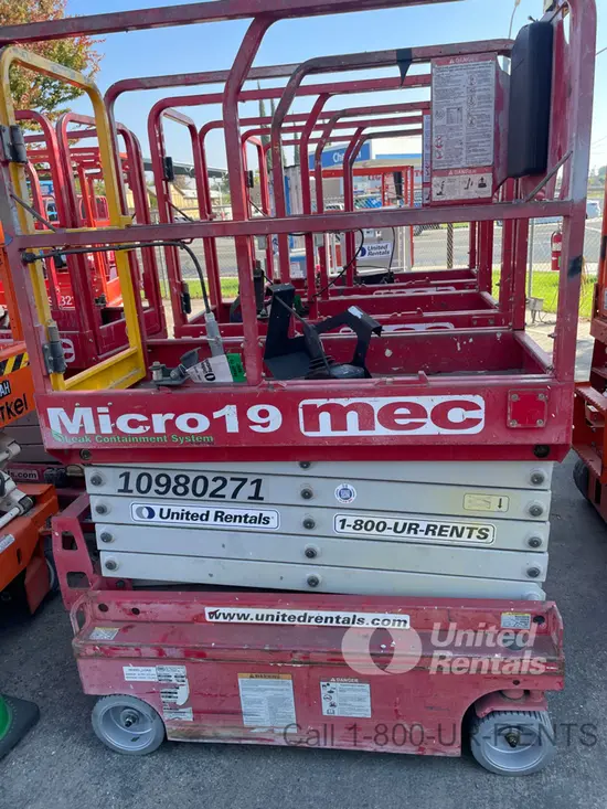 2019 MEC MICRO 19 Scissor Lift