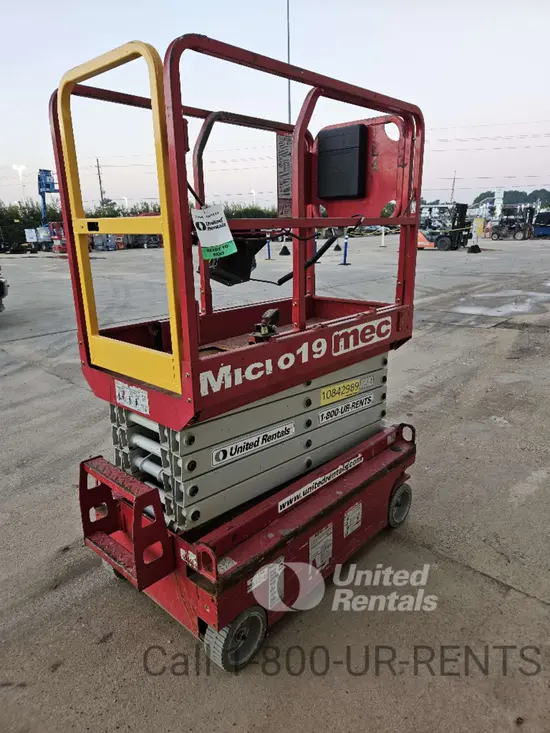 2018 MEC MICRO 19 Scissor Lift