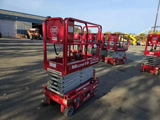 2018 MEC MICRO 19 Scissor Lift