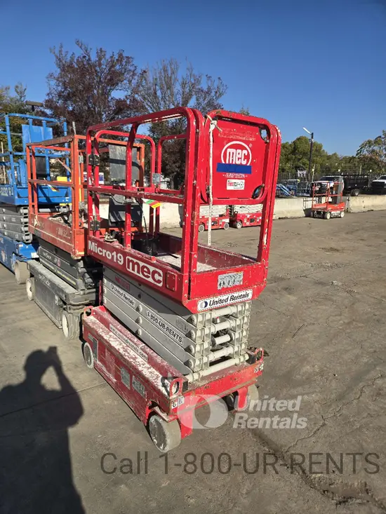 2018 MEC MICRO 19 Scissor Lift