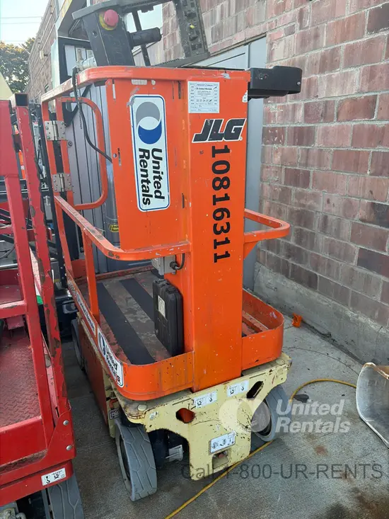 2018 JLG 1230ES Self-Propelled One-Person Lift