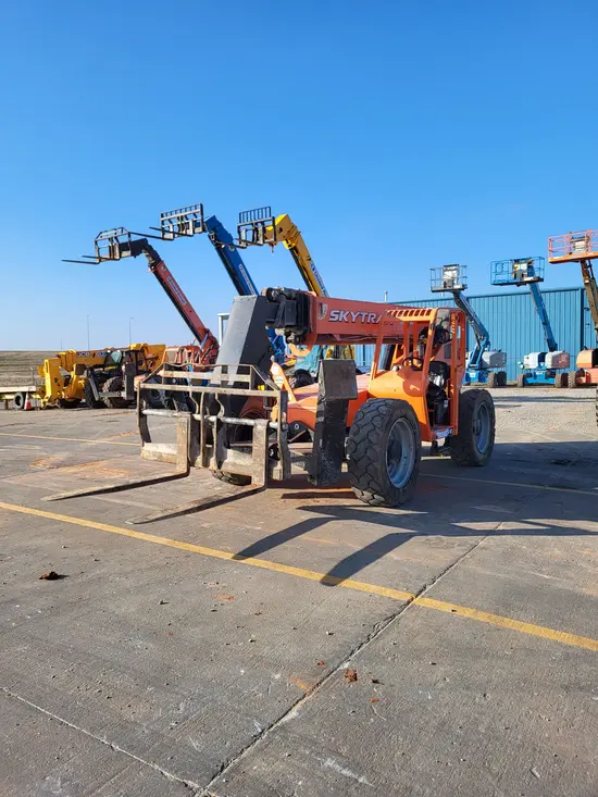2017 SKYTRAK 10054 Forklift