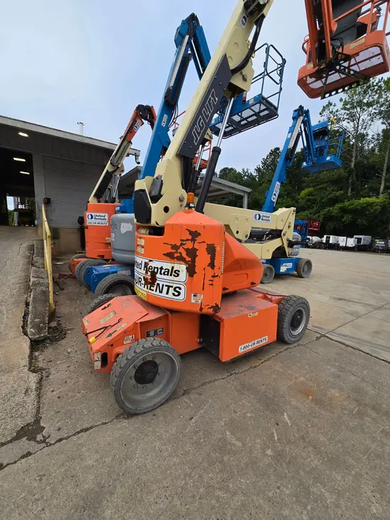 2017 JLG E400AJPN Articulating Boom Lift