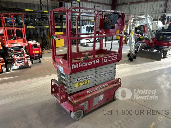 2018 MEC MICRO 19 Scissor Lift
