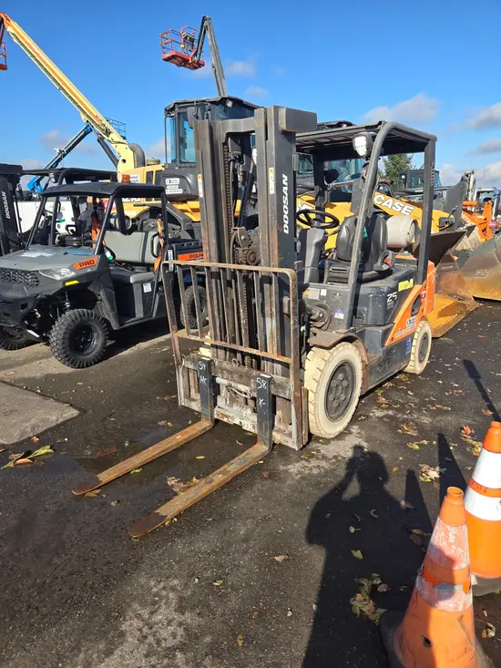 2021 Doosan G25N-7DF Warehouse Forklift