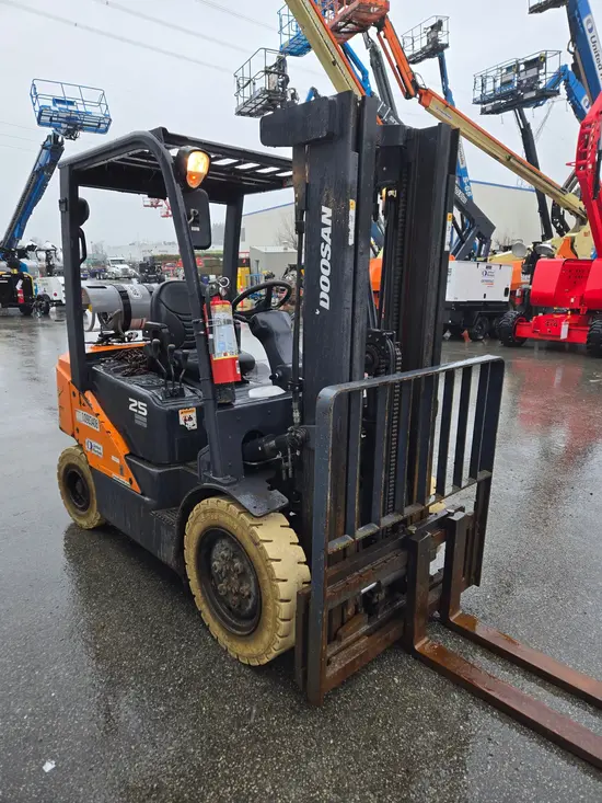 2019 Doosan G25P-7DF Warehouse Forklift