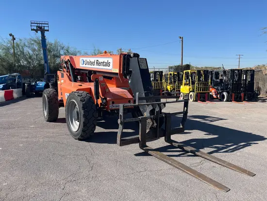 2016 SKYTRAK 6042 Forklift