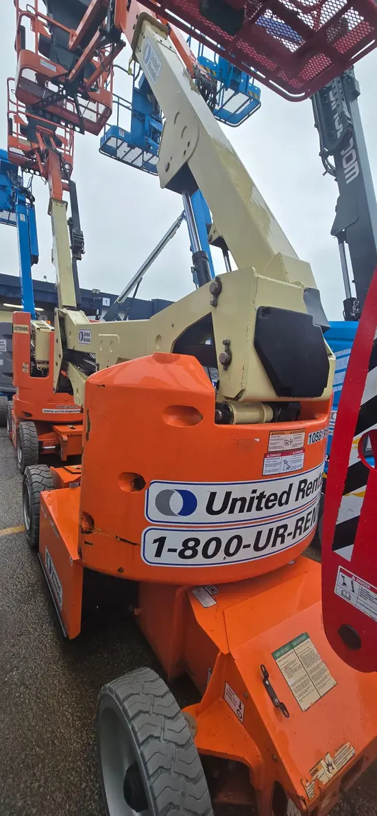 2017 JLG E400AJPN Articulating Boom Lift