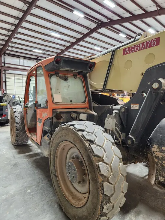 2018 JLG 1055 Forklift