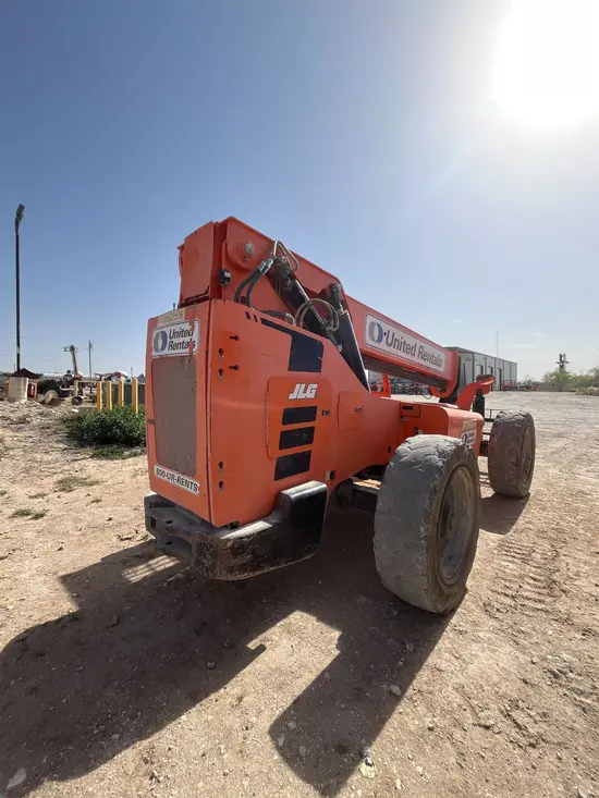 2017 SKYTRAK 8042 Forklift