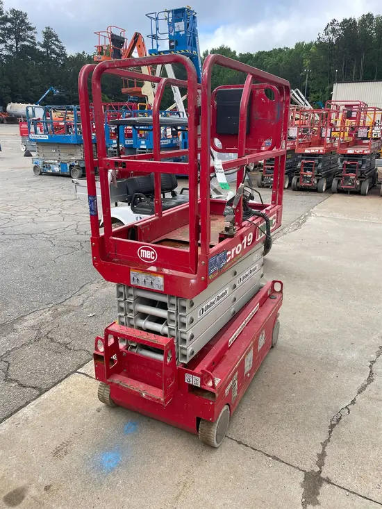 2019 MEC MICRO 19 Scissor Lift