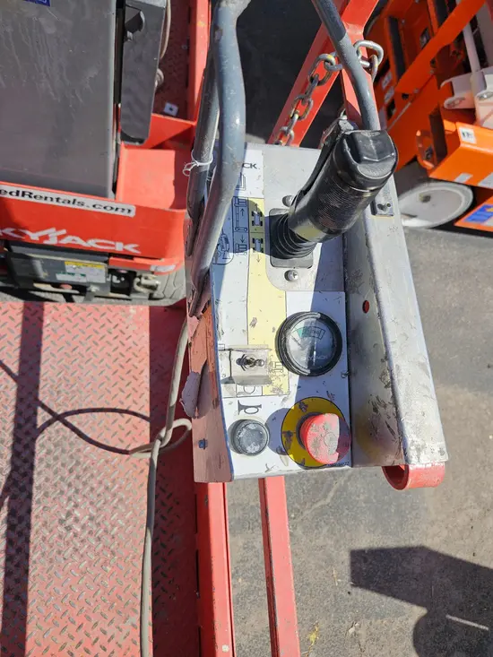 2018 Skyjack SJ16 Self-Propelled One-Person Lift