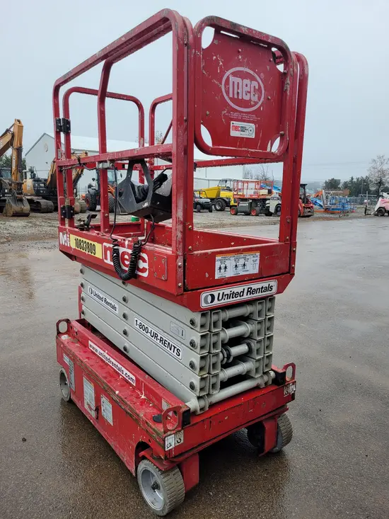 2018 MEC MICRO 19 Scissor Lift