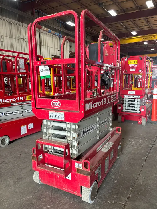 2018 MEC MICRO 19 Scissor Lift