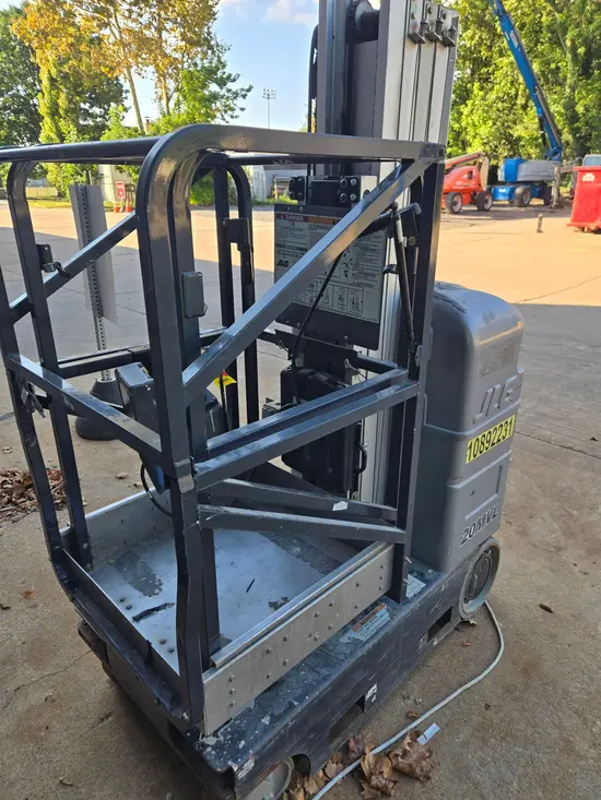 2019 JLG 20MVL Self-Propelled One-Person Lift