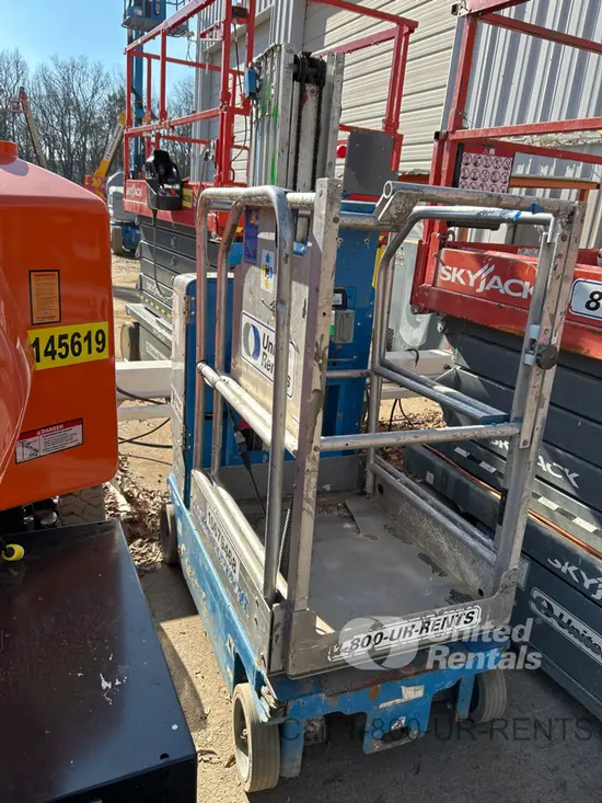 2017 Genie GR-20 Self-Propelled One-Person Lift