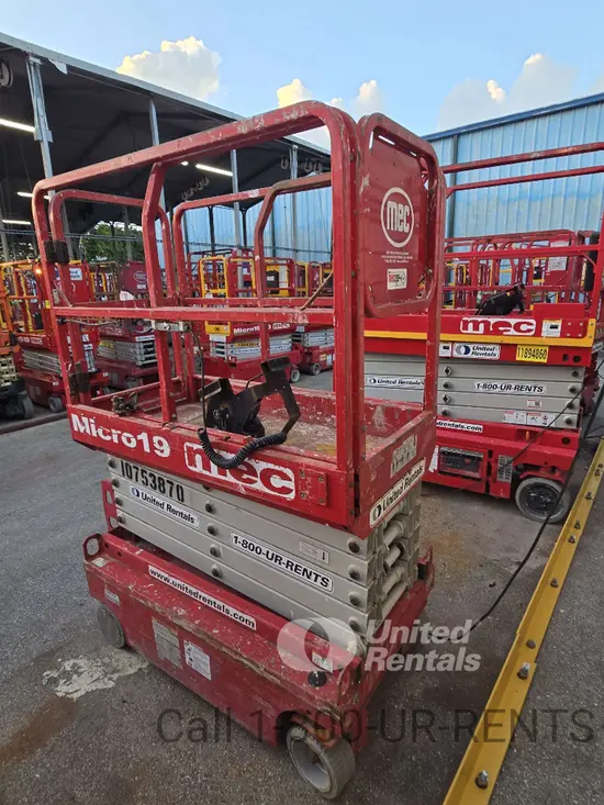 2018 MEC MICRO 19 Scissor Lift
