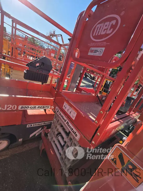 2019 MEC MICRO 19 Scissor Lift