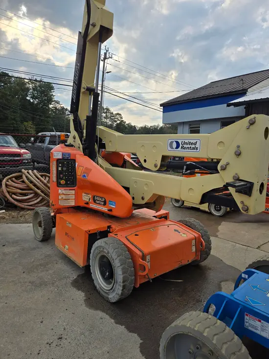 2017 JLG E400AJPN Articulating Boom Lift