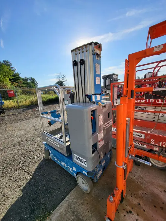 2019 Genie GR-20 Self-Propelled One-Person Lift