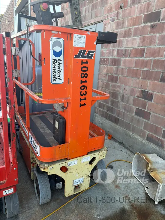 2018 JLG 1230ES Self-Propelled One-Person Lift