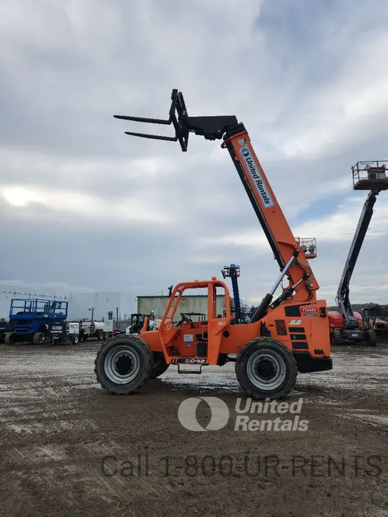 2018 SKYTRAK 8042 Forklift