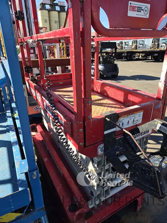 2018 MEC MICRO 19 Scissor Lift