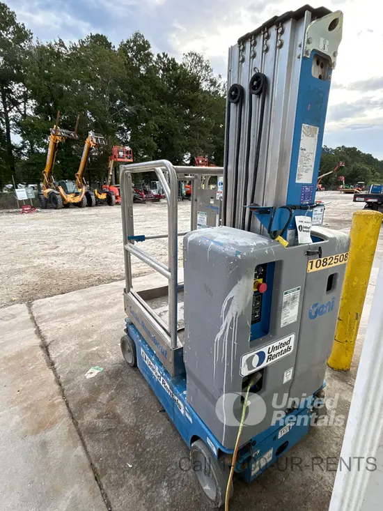 2018 Genie GR-20 Self-Propelled One-Person Lift