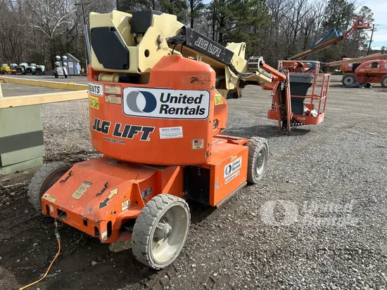 2016 JLG E400AJPN Articulating Boom Lift