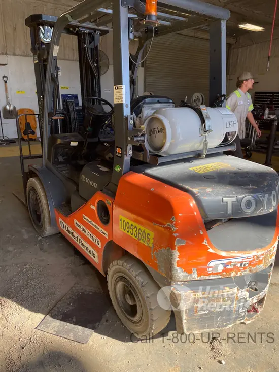 2019 Toyota 8FGU30 Warehouse Forklift