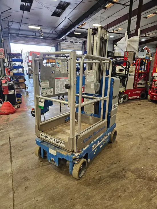 2016 Genie GR-20 Self-Propelled One-Person Lift