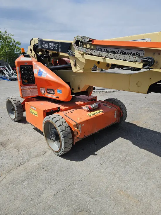 2017 JLG E450AJ Articulating Boom Lift