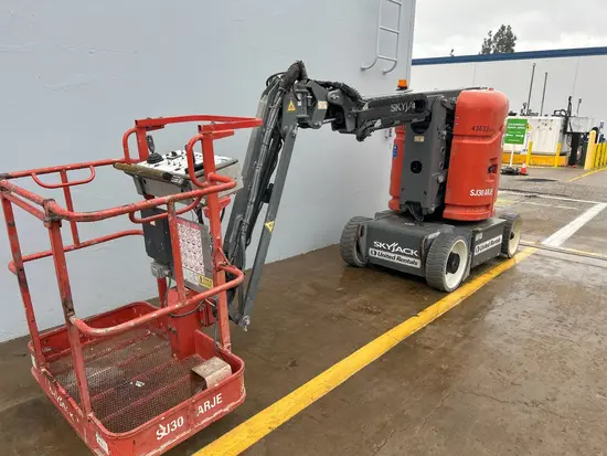 2017 Skyjack SJ30ARJE Articulating Boom Lift