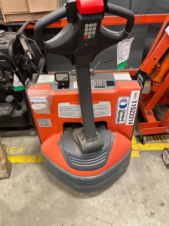 2022 Toyota 8HBW23 Jack