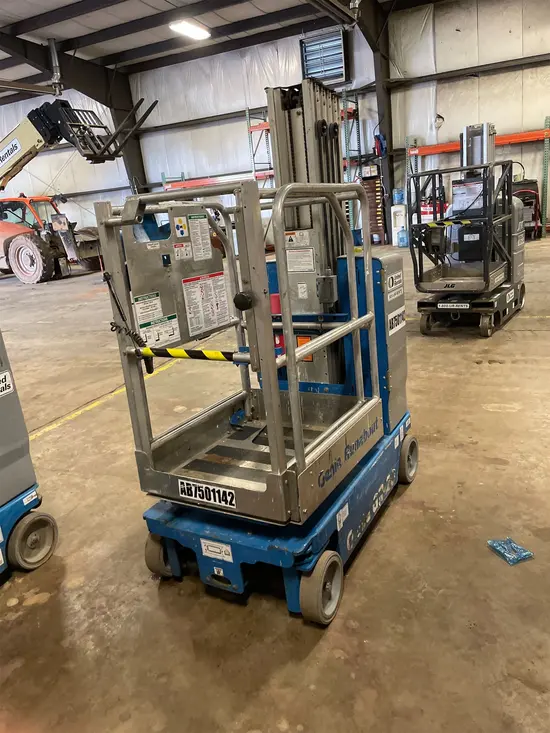2018 Genie GR-20 Self-Propelled One-Person Lift